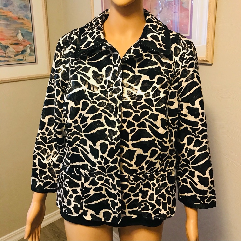 EUC Chico jacket